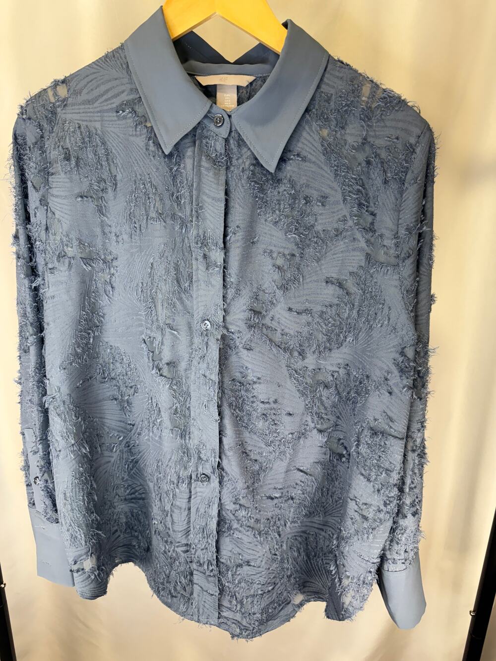 H&M Women’s L Blue Textured Jacquard Fringe Button Down Blouse Collared Shirt